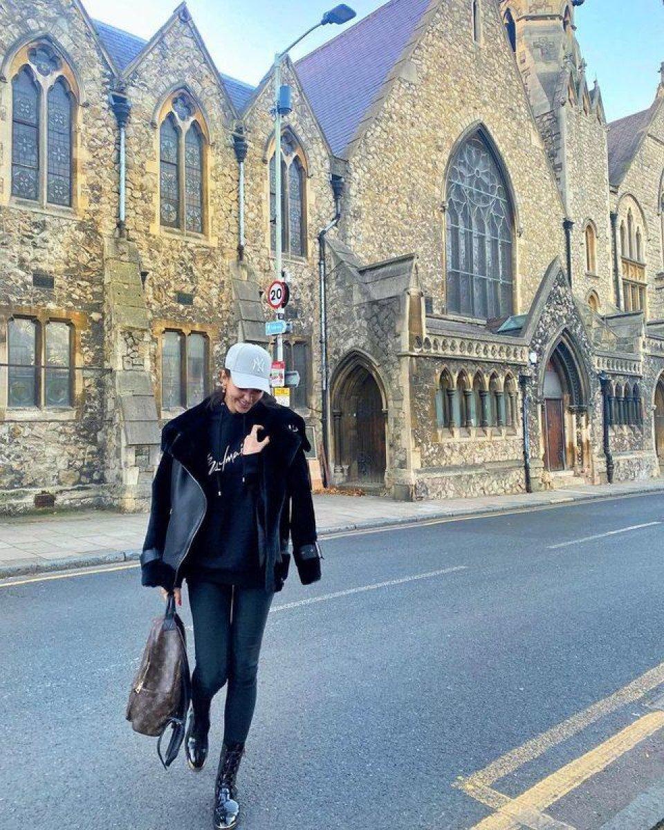 Tuvana Türkay, Londra'da