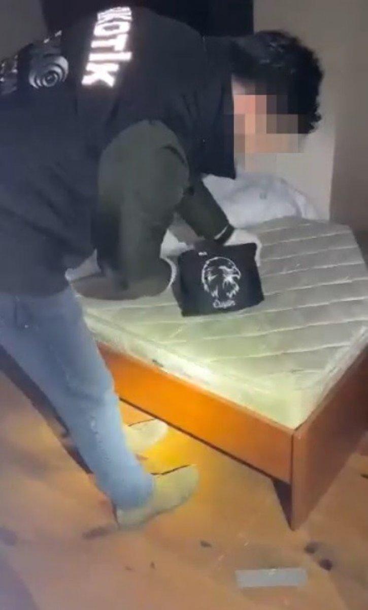 Trabzon'da, operasyon sırasında uyuşturucu almaya gelen şahıslar yakalandı