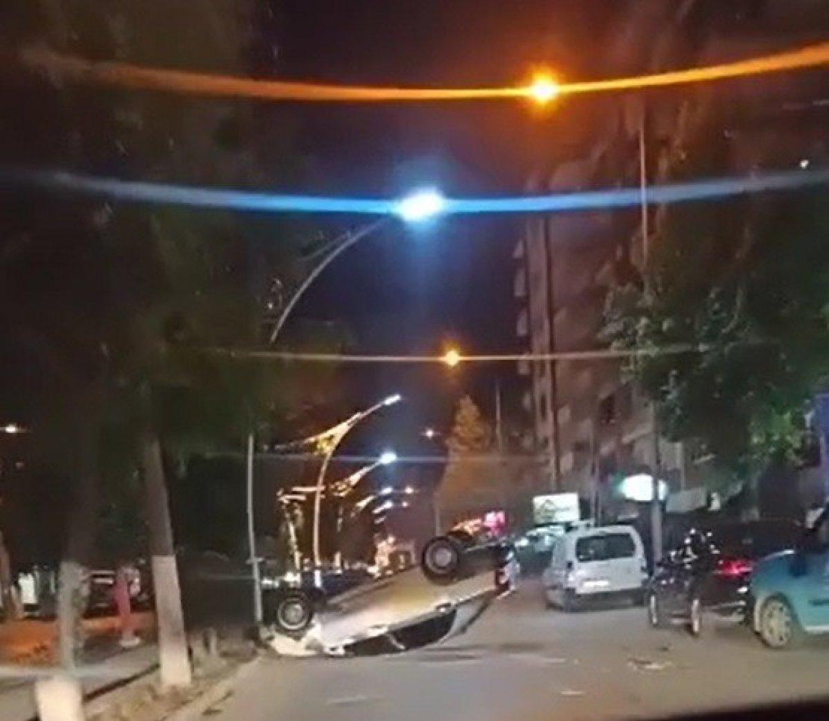 Mersin’de, canlı yayın yaparken kazayı kaydetti