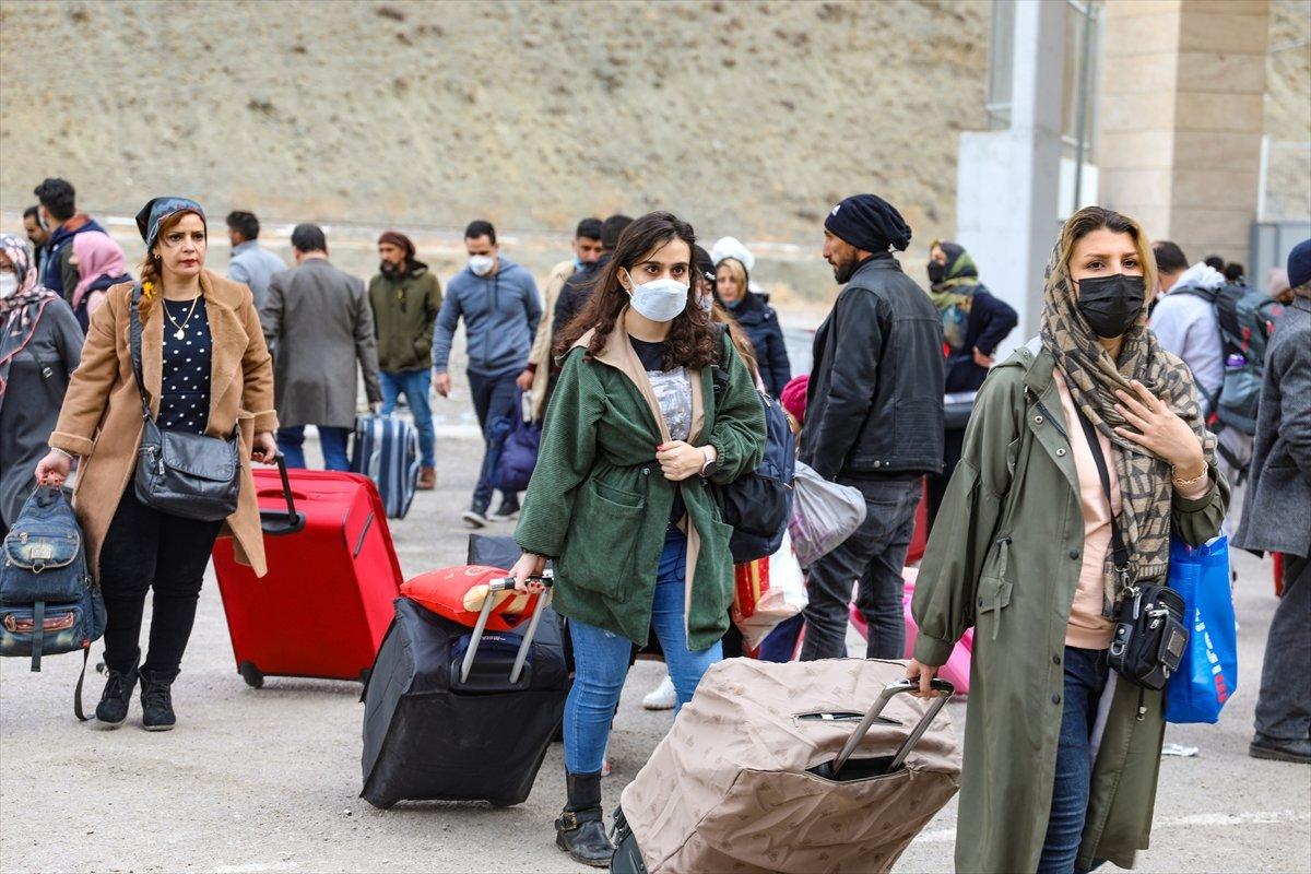 İranlı turistler, alışveriş için Van'a geldi