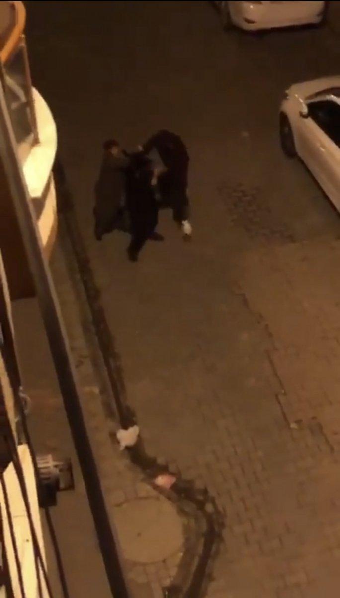 Sultangazi’de, babasını bıçaklayıp kaçtı