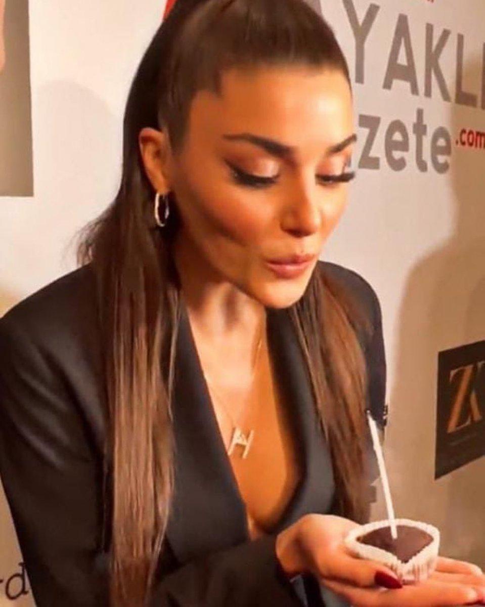 Hande Erçel'den doğum günü paylaşımı