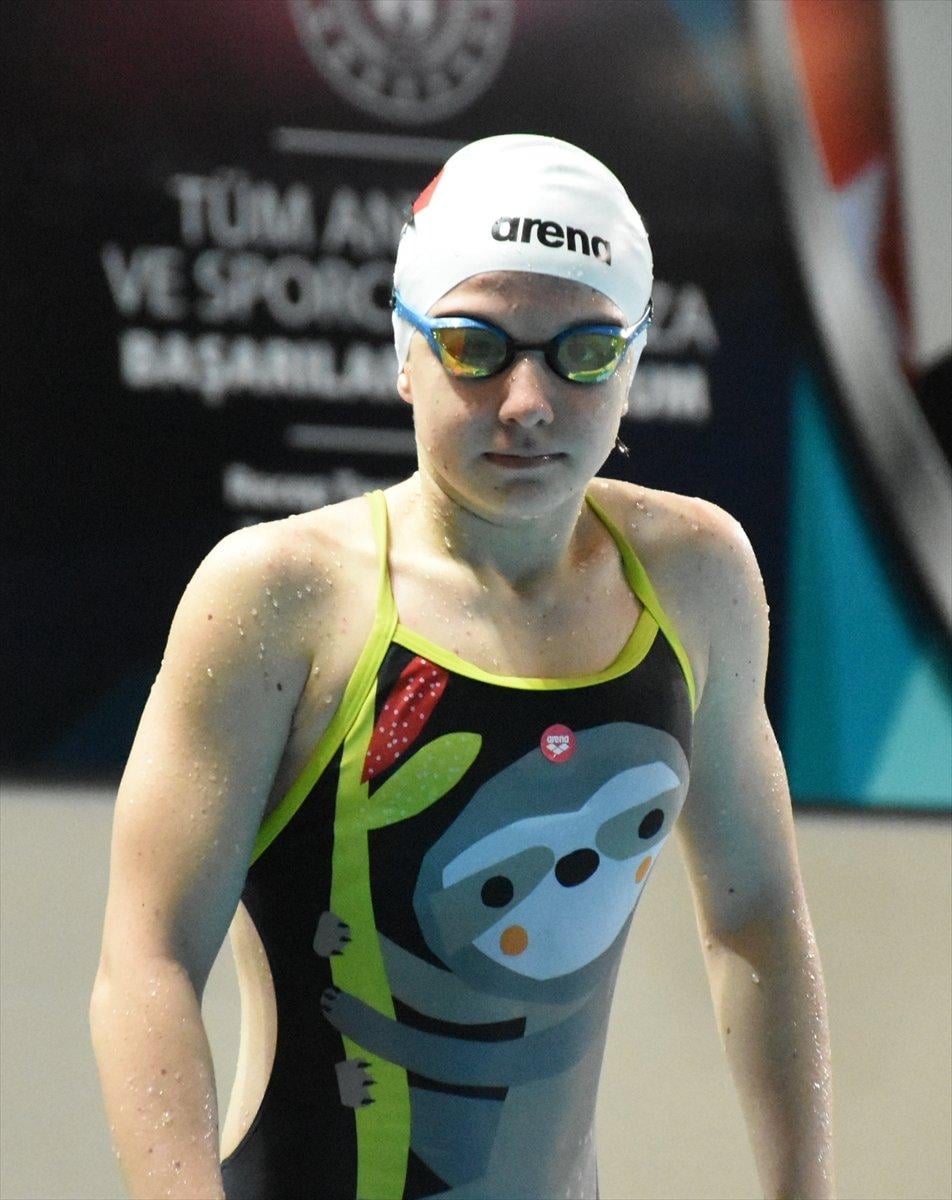 70 madalyalı milli yüzücü Tuna Erdoğan'ın hedefi Dünya Şampiyonluğu