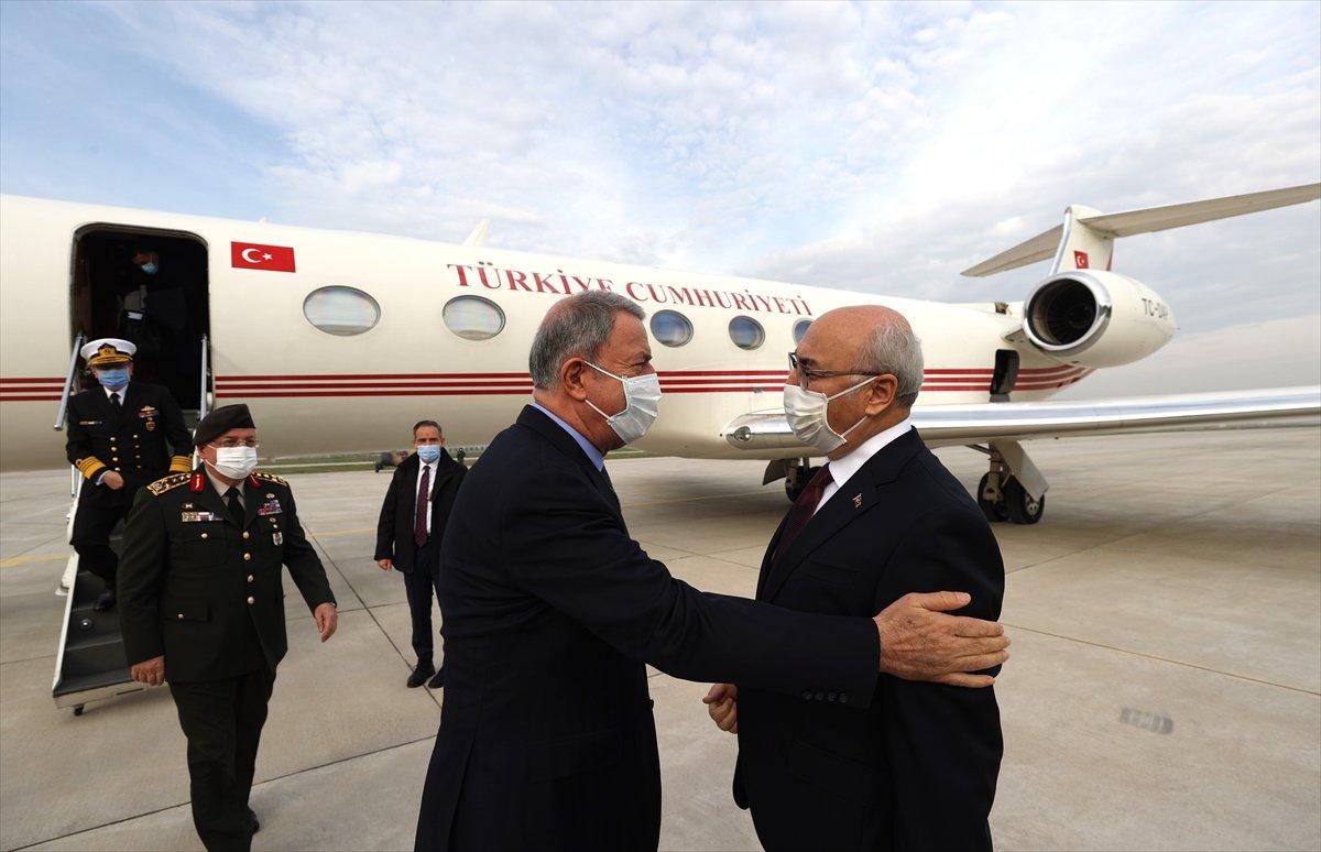 Hulusi Akar'dan, Ege Ordusu Komutanlığı'nda inceleme