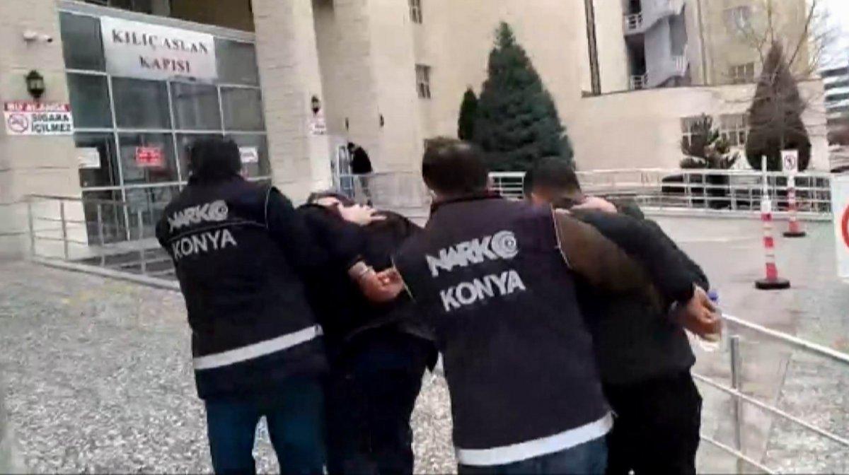 Konya’da, toprağa gömülen 45 kilo esrar ele geçirildi