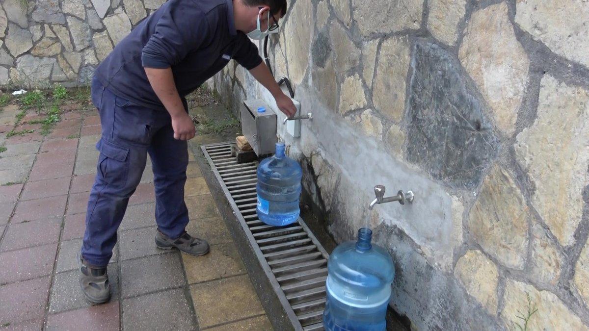 İstanbul'da köy çeşmesindeki sıra kavgasına kartlı çözüm