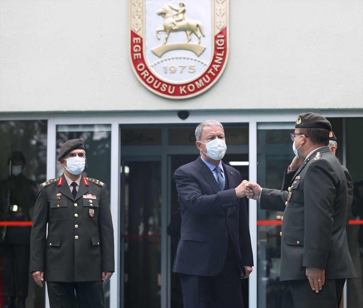 Hulusi Akar'dan, Ege Ordusu Komutanlığı'nda inceleme