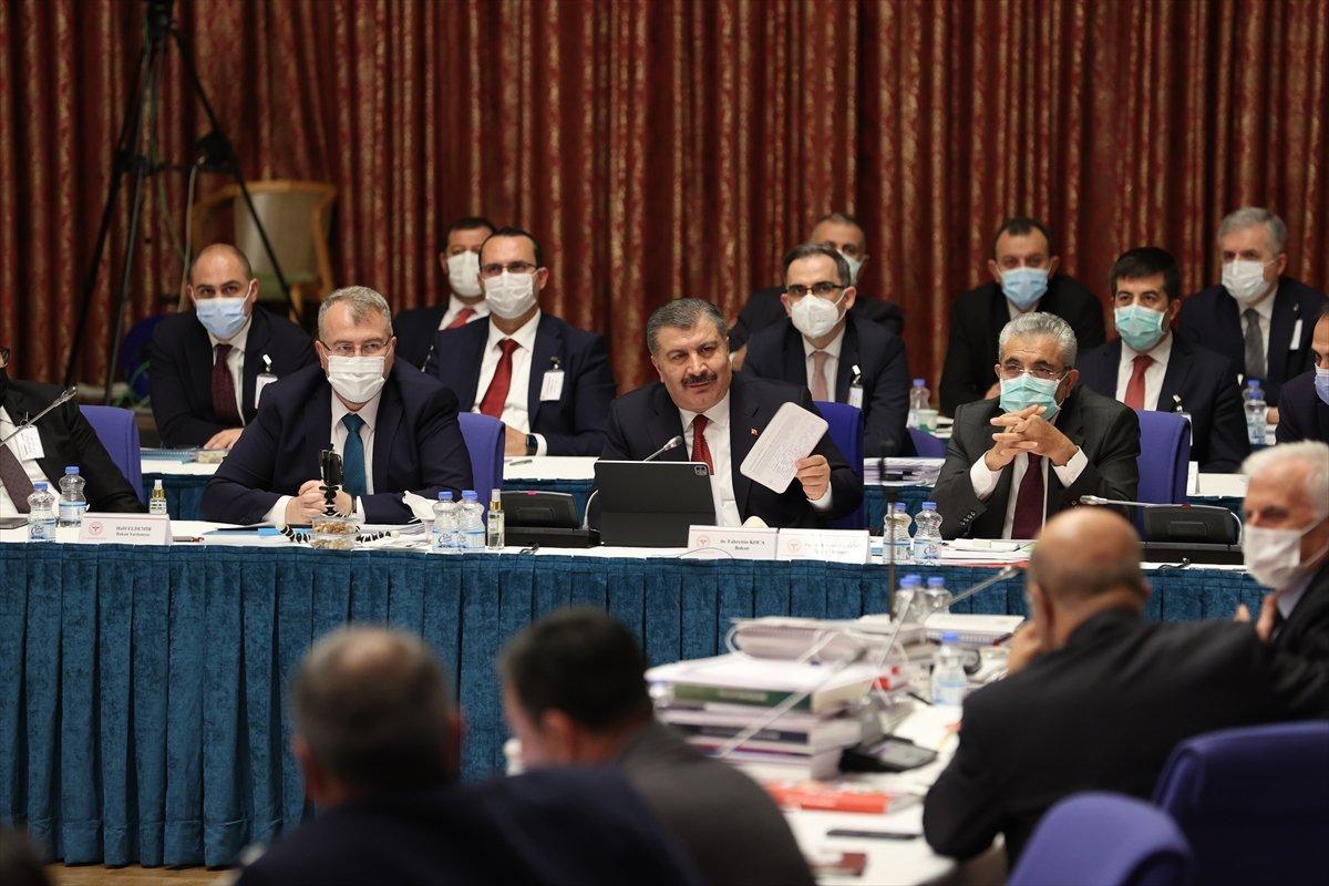 Sağlık Bakanı Koca'dan 40 bin sağlık personeli alımına dair ayrıntılar