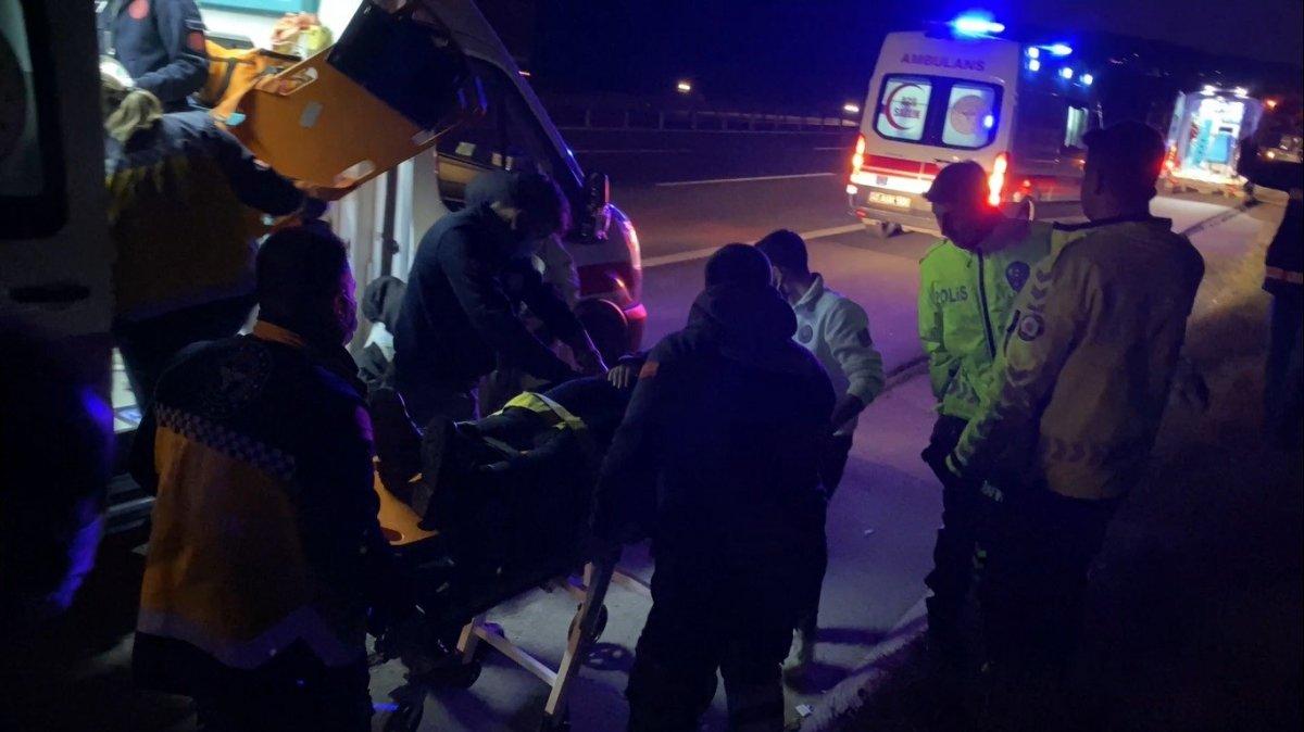 Kocaeli'de minibüs ile yolcu otobüsü çarpıştı: 5 yaralı