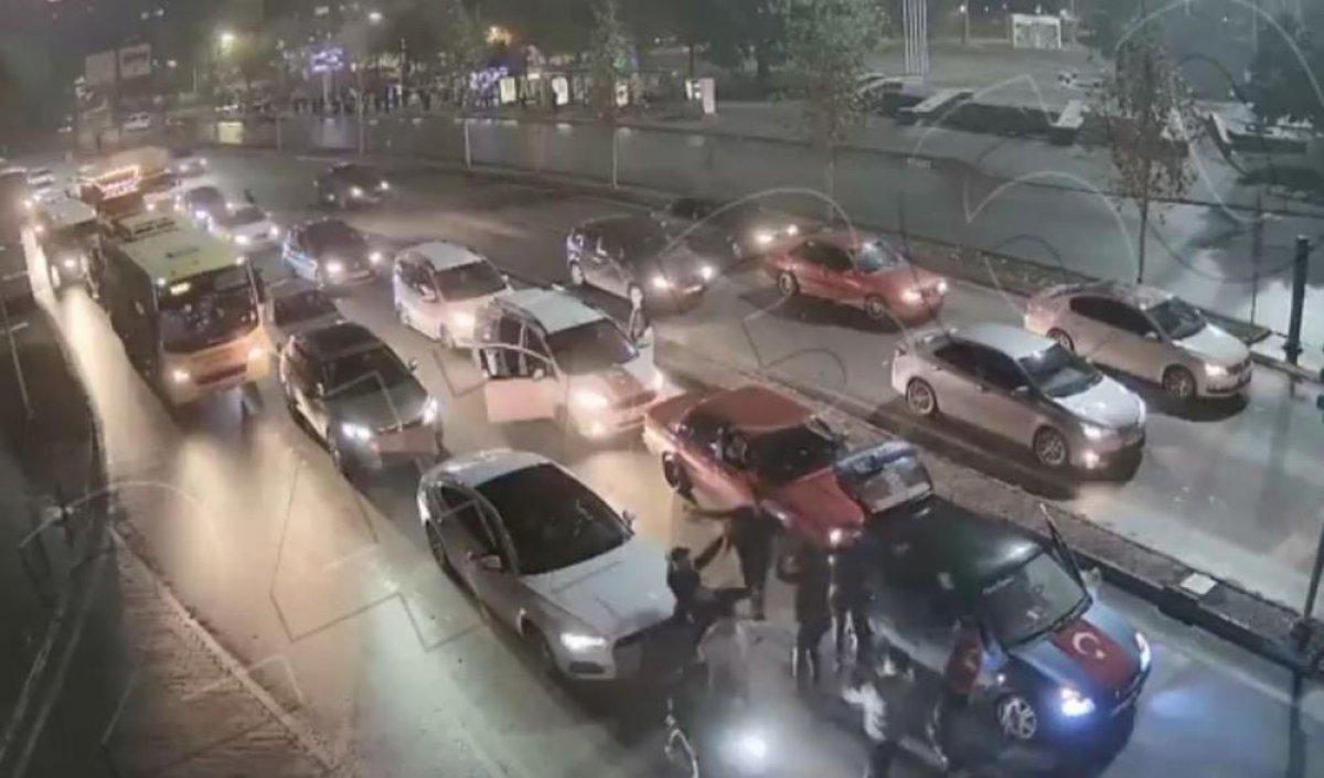 Gaziantep'te kırmızı ışıkta çifte telli oynayanlara ceza