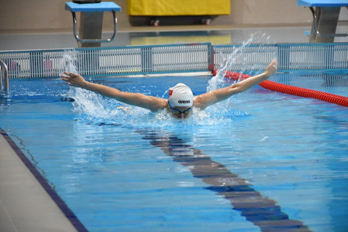 70 madalyalı milli yüzücü Tuna Erdoğan'ın hedefi Dünya Şampiyonluğu