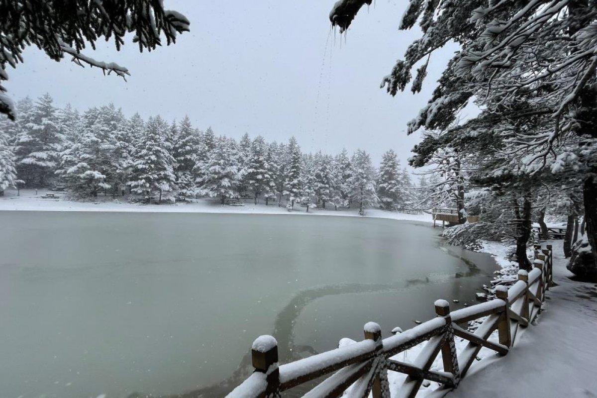 Zigana Dağı beyaza büründü