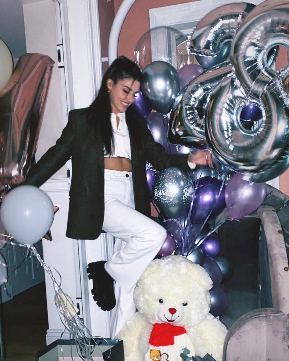 Hande Erçel'den doğum günü paylaşımı