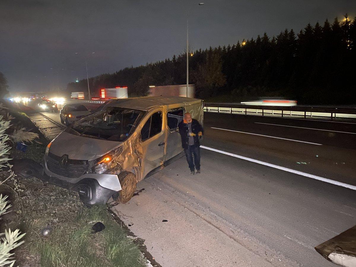 Kocaeli'de minibüs ile yolcu otobüsü çarpıştı: 5 yaralı