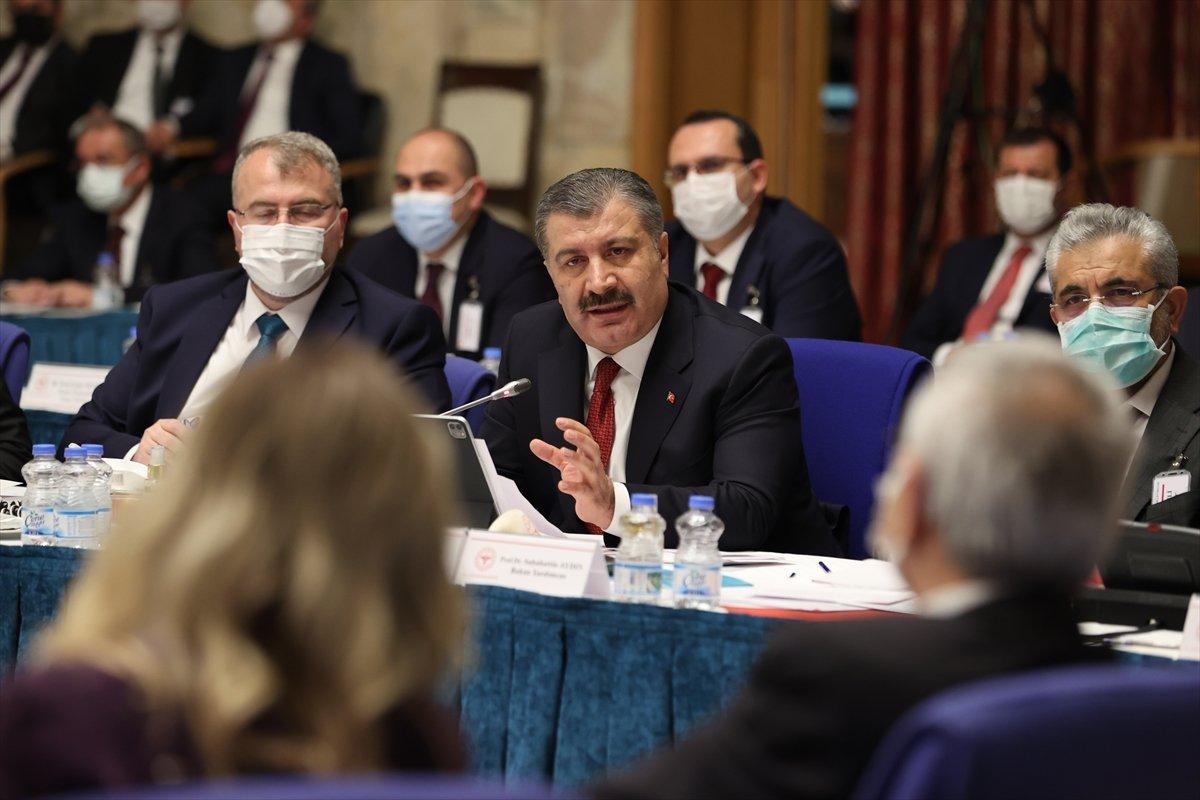 Sağlık Bakanı Koca'dan 40 bin sağlık personeli alımına dair ayrıntılar