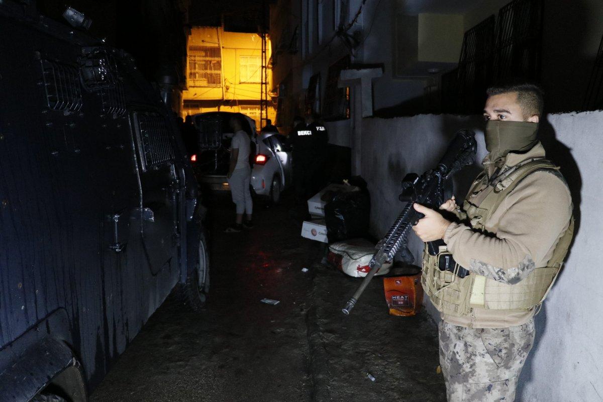 Adana'da çeyiz kavgasına tutuşan aileler tüfekle birbirine saldırdı