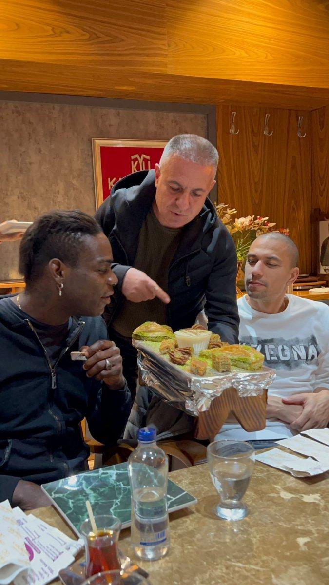 Balotelli'nin kebap keyfi