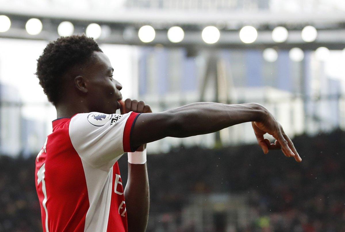 Bukayo Saka'nın Mesut Özil sevinci
