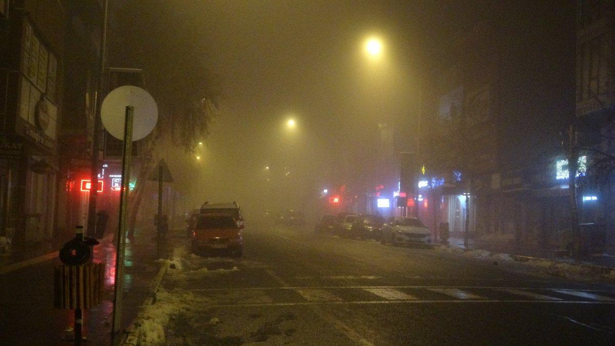 Ardahan'da sis görüş mesafesini etkiledi