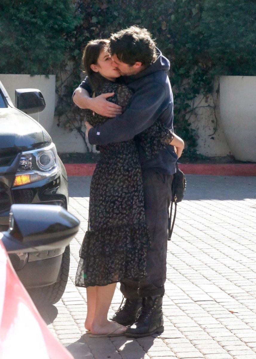 Casey Affleck yeni sevgilisiyle görüntülendi