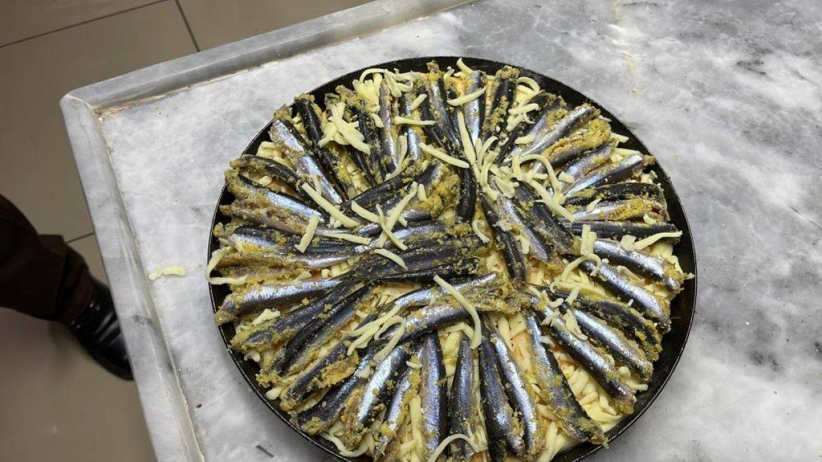 Düzce'de hamsili pizza yapıldı
