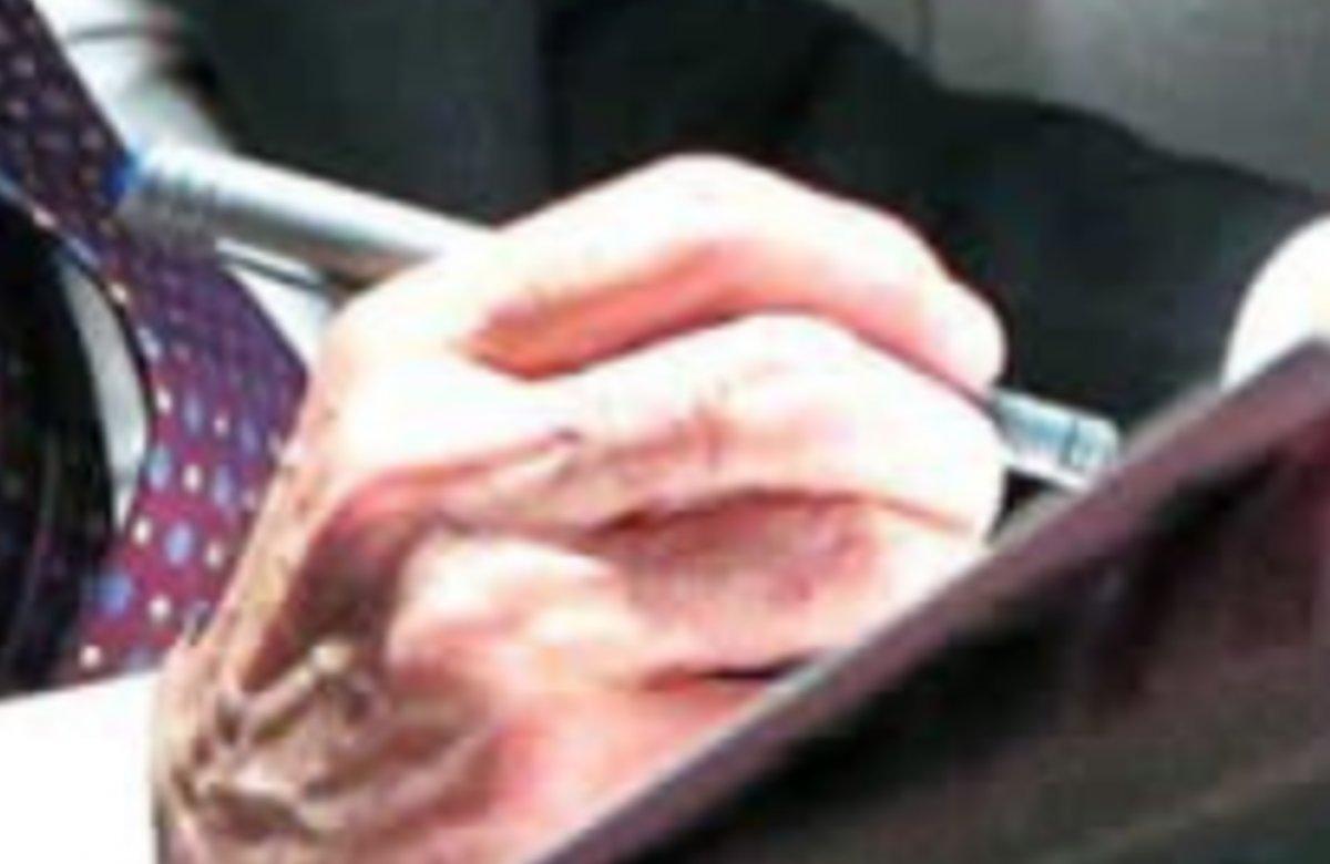 Kemal Kılıçdaroğlu'nun uçak pozunda dikkat çeken ayrıntı