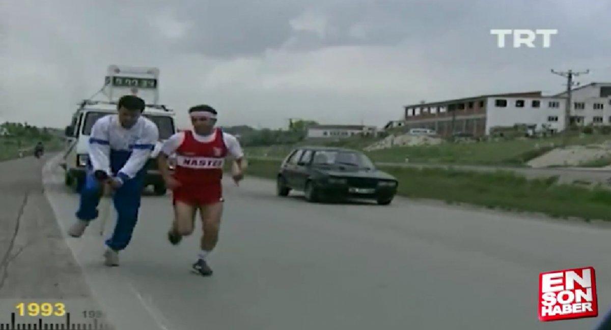 Master atletlerle röportaj yapan TRT muhabirinin zor anları
