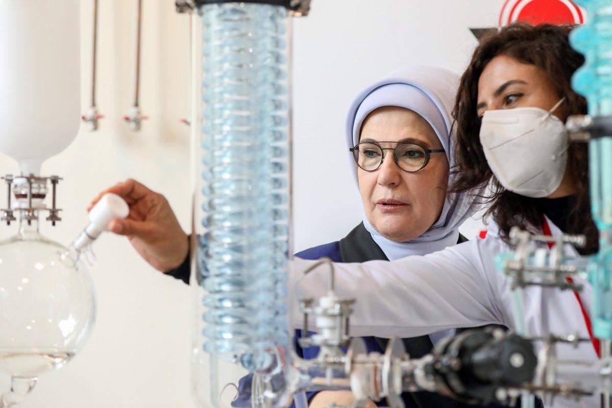 Emine Erdoğan, TÜBİTAK Marmara Araştırma Merkezi'ni ziyaret etti