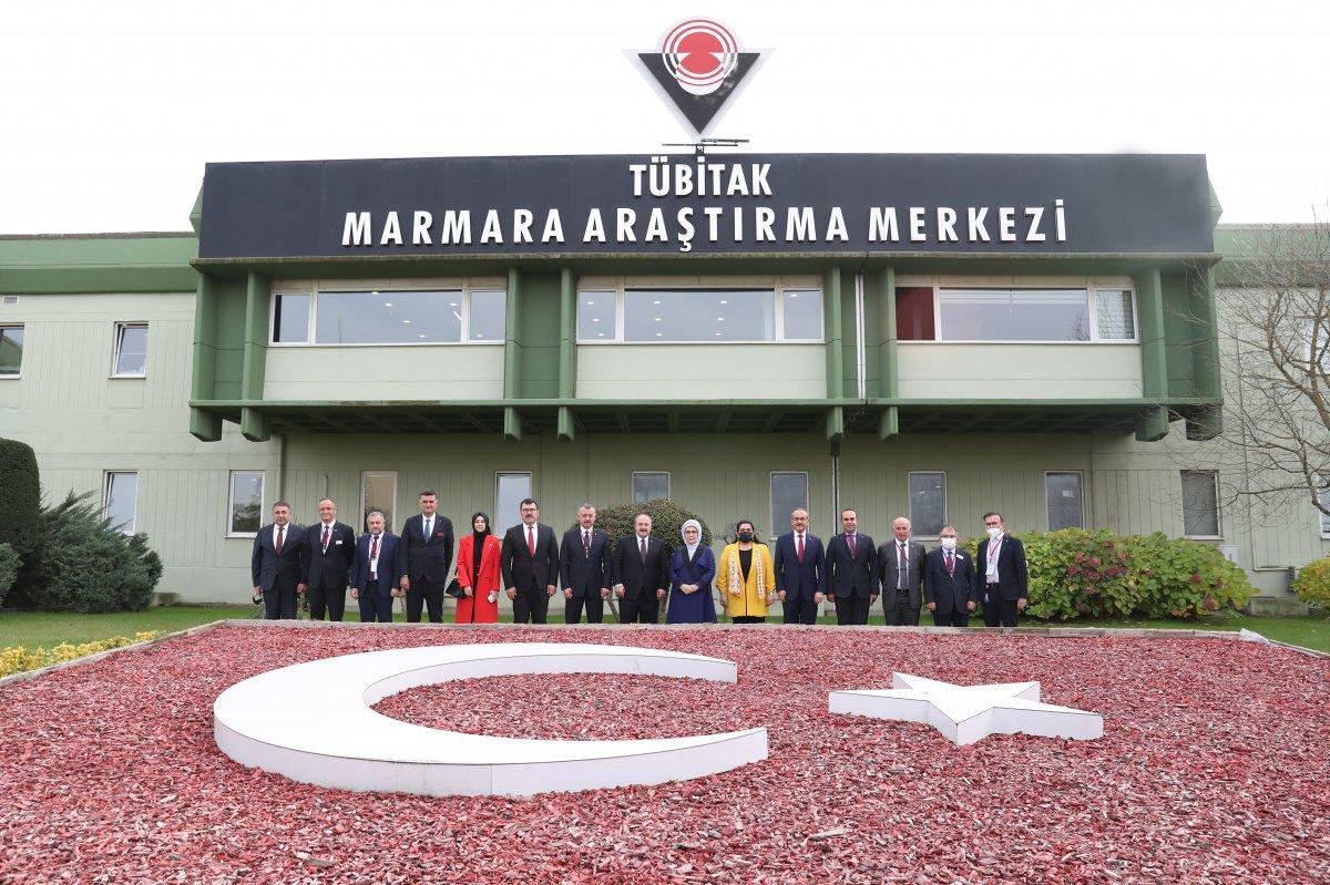 Emine Erdoğan, TÜBİTAK Marmara Araştırma Merkezi'ni ziyaret etti