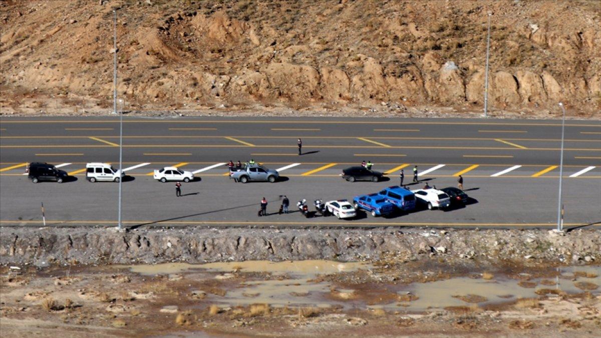 Karayollarında kazalara neden olan 'kara noktalar' iyileştiriliyor