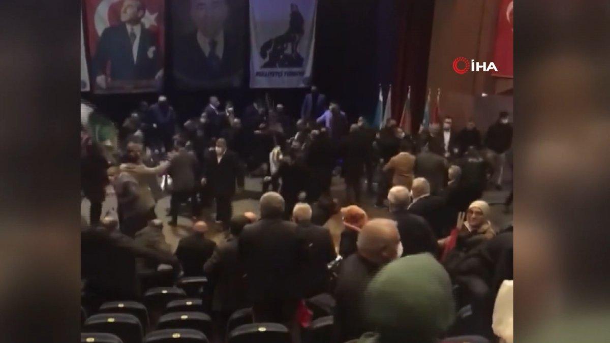 Alparslan Türkeş’i anma etkinliğinde kavga