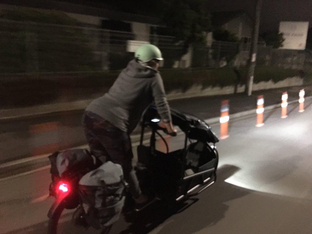 Yeni Zelanda'da milletvekili Genter, doğuma bisikletle gitti