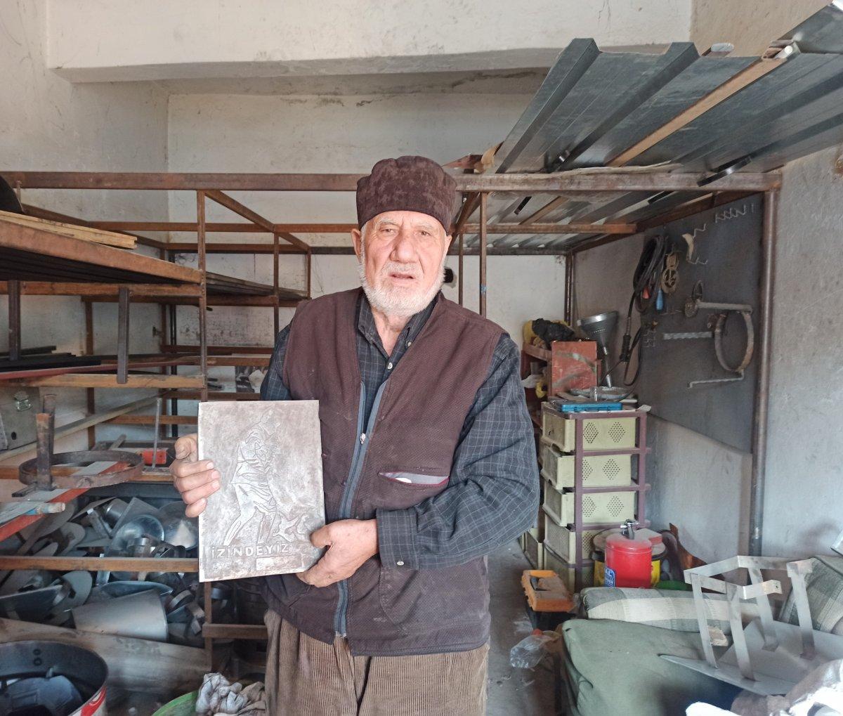 Kahramanmaraş'taki tamir ustası, sevgisini Atatürk heykelleriyle gösteriyor