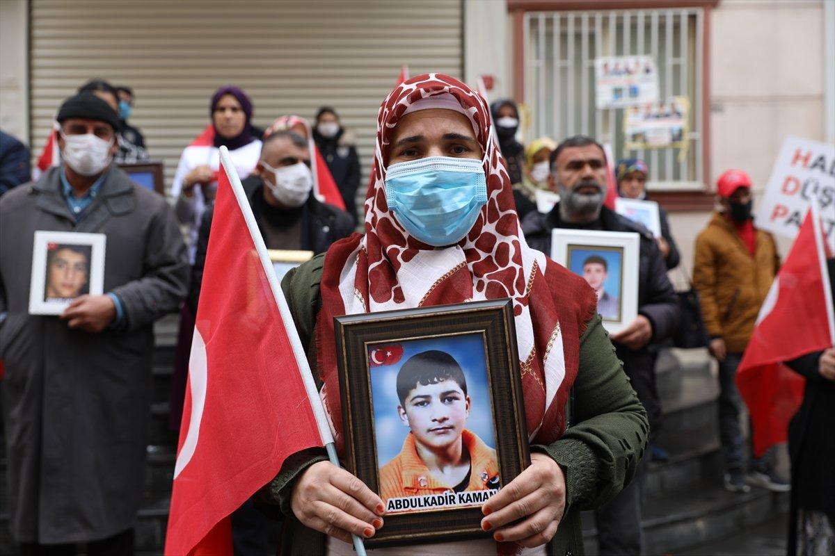 Diyarbakır annesi Esmer Koç'tan kızına teslim ol çağrısı