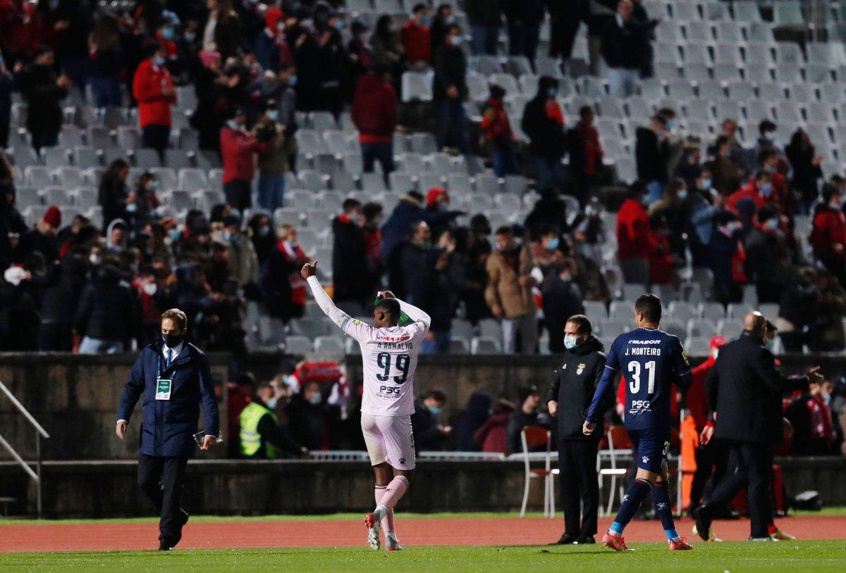 Belenenses, Benfica maçına 9 kişi başladı, 6 kişi tamamladı