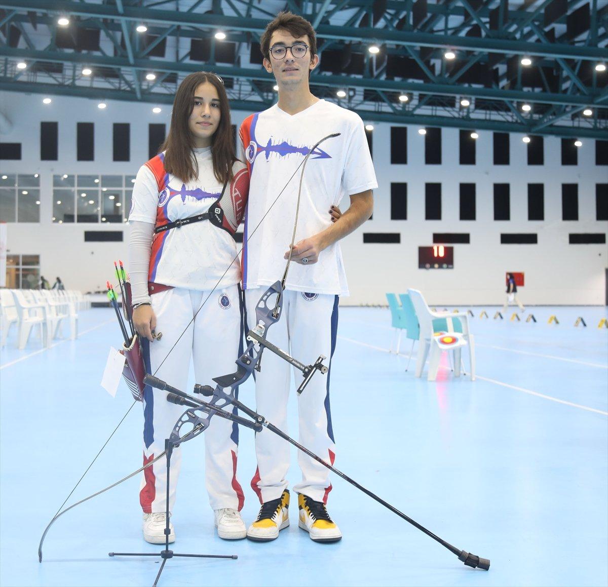 Mete Gazoz bu kez kardeşi Melisa ile Olimpiyatlar'a hazırlanıyor