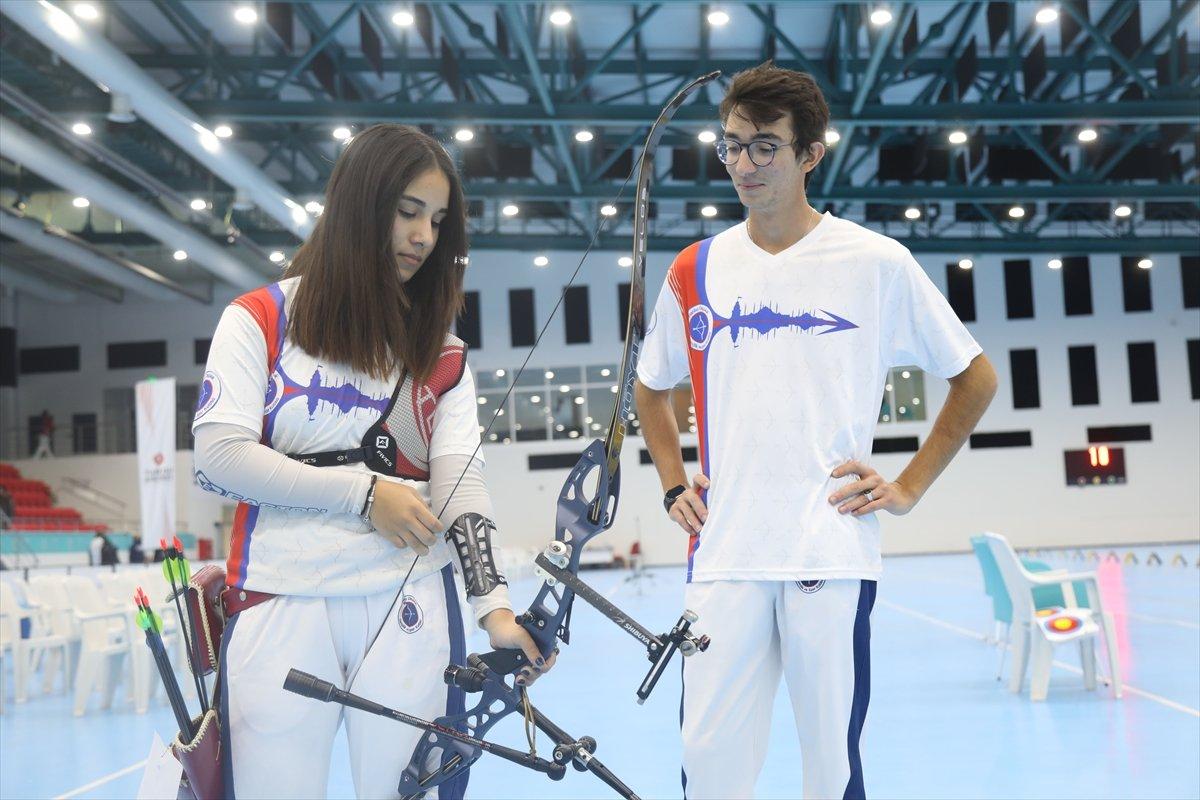 Mete Gazoz bu kez kardeşi Melisa ile Olimpiyatlar'a hazırlanıyor