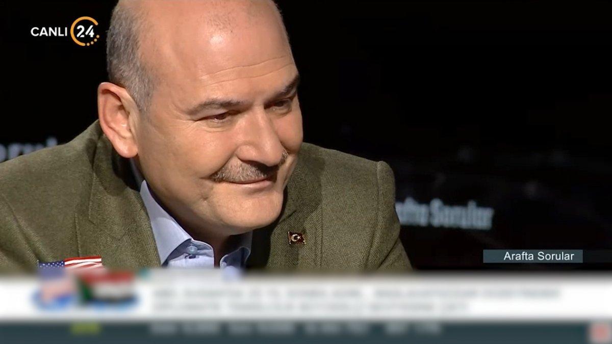 Süleyman Soylu annesiyle ilgili gelen soruda gözyaşlarını tutamadı