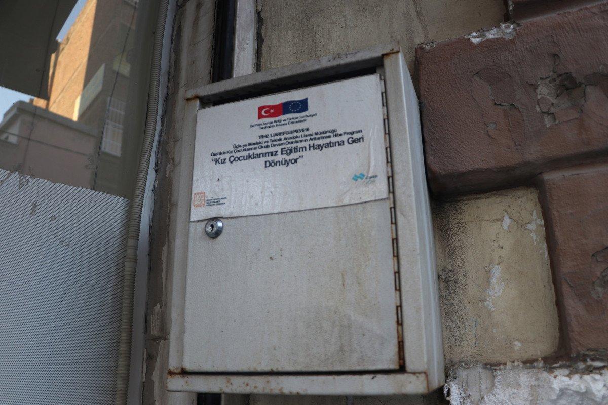 Küçük yaşta gelin olan Diyarbakırlı muhtardan kız çocuklarına yardım