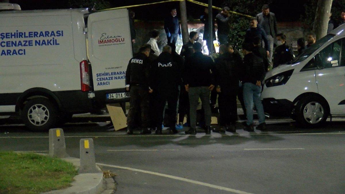 Üsküdar'da parkta erkek cesedi bulundu