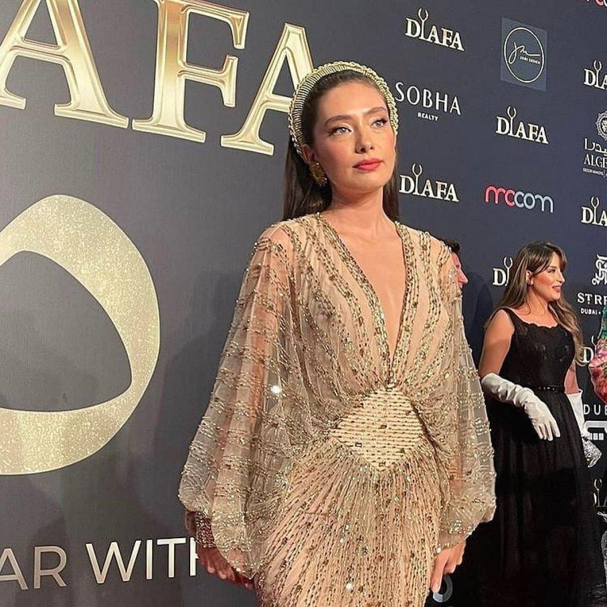 Neslihan Atagül kırmızı halıda