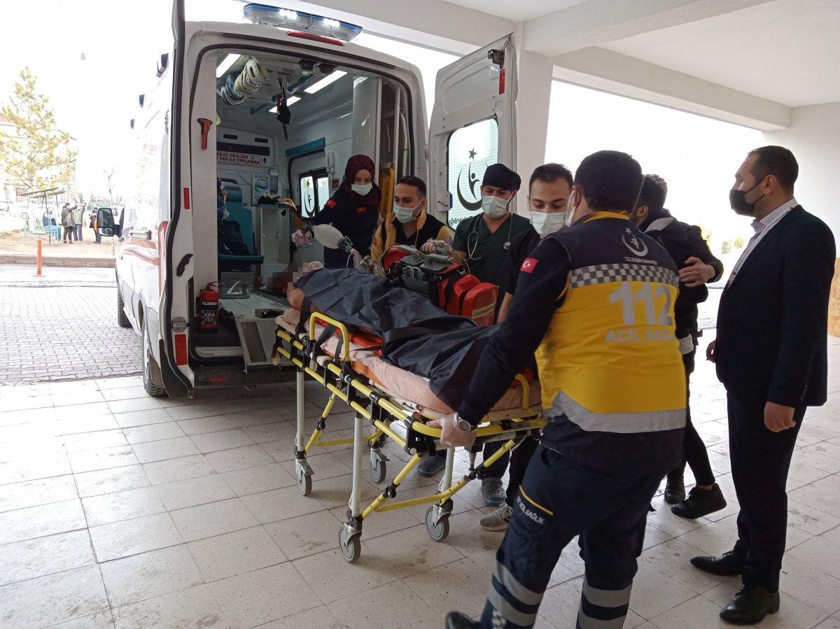 Sivas'ta iki araç birbirine girdi