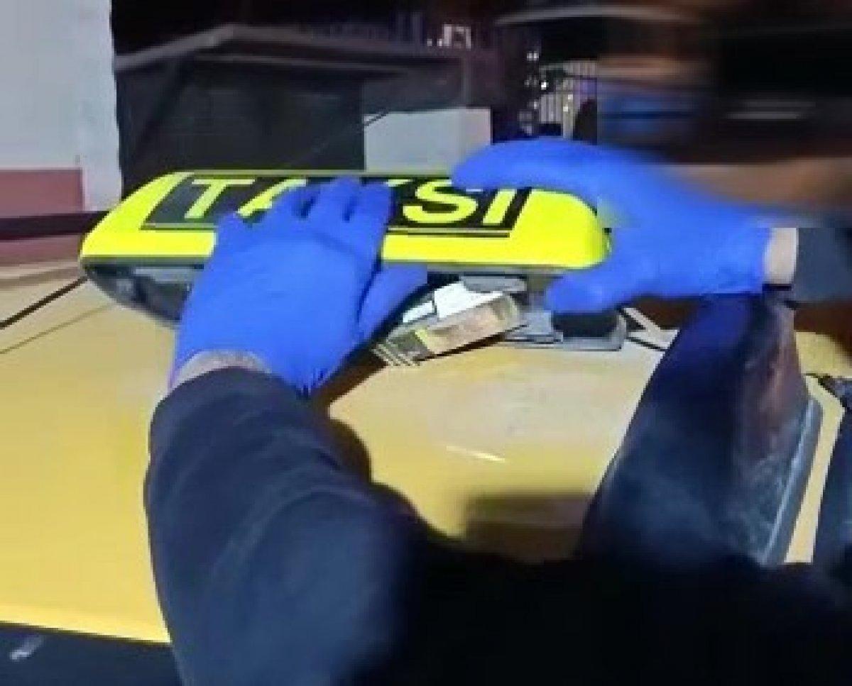 Denizli'de taksicinin eroin zulasını polis ortaya çıkardı