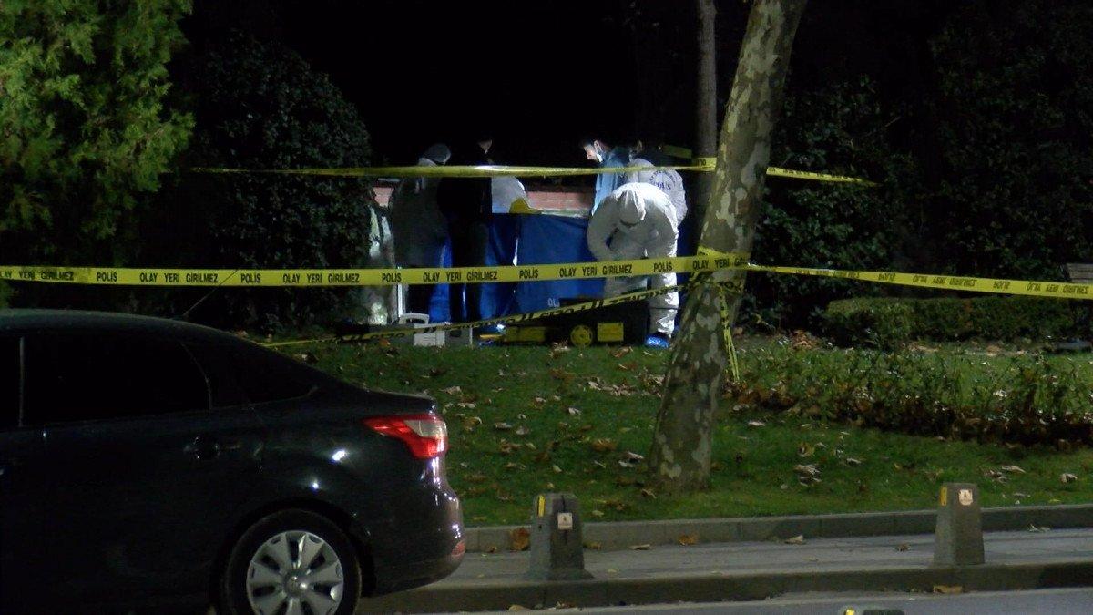 Üsküdar'da parkta erkek cesedi bulundu