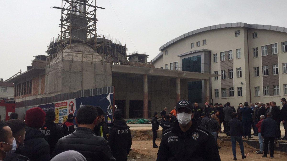 Kocaeli'de cami inşaatında iskele çöktü: 8 yaralı