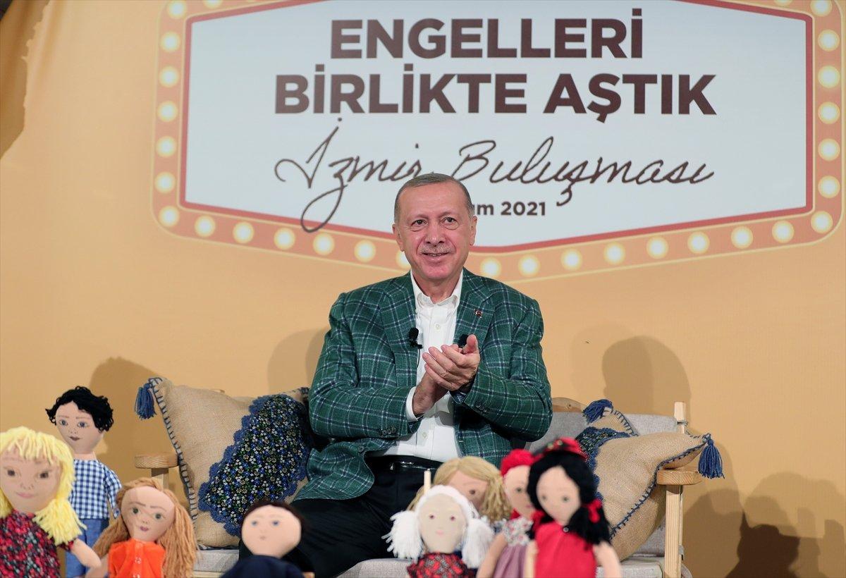 Cumhurbaşkanı Erdoğan: Futbolda devam etmemi babam istemedi