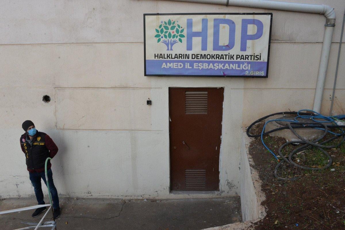 Evlat nöbetini sürdüren aileler: Ön kapı Meclis, arka kapı Kandil kapısı