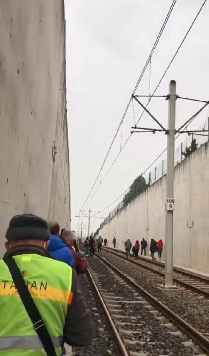 Bursa’da fırtına, metro seferlerini durdurdu