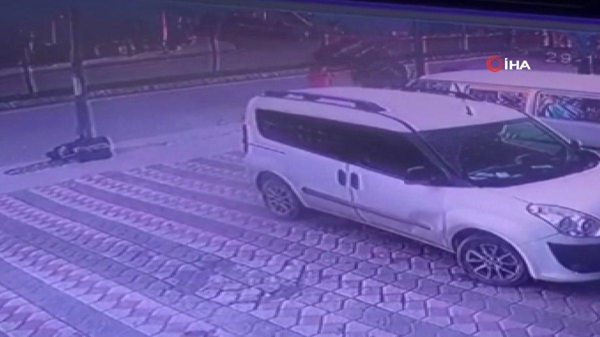 İstanbul'da fırtınada gençlerin boks makinesiyle imtihanı