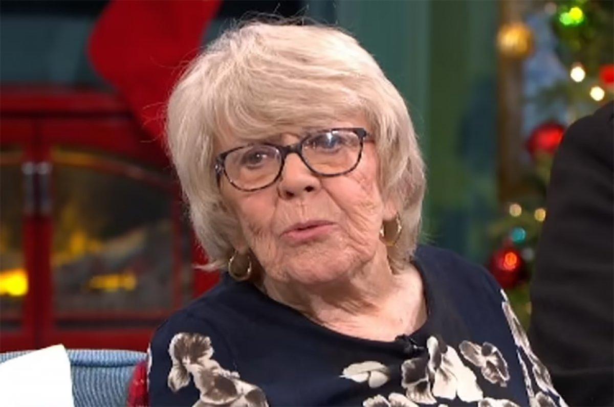 36 yaşındaki Mısırlı ile 82 yaşındaki İngiliz kadının birlikteliği tepki topladı